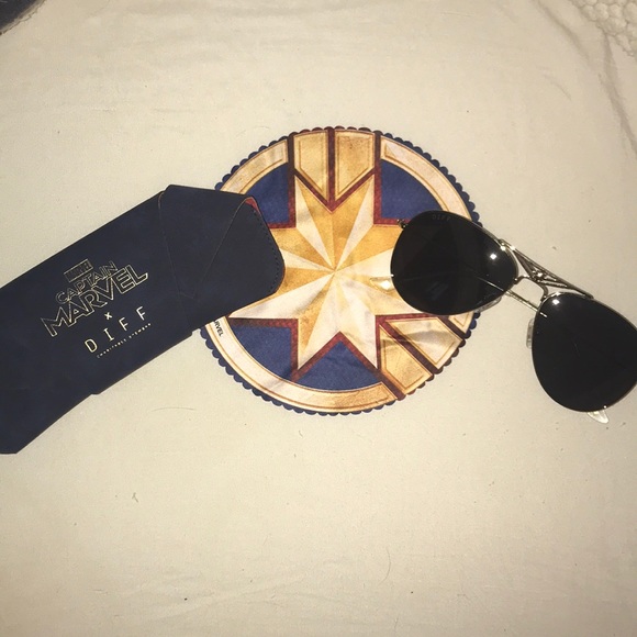 Diff Eyewear Accessories - Diff Eyewear Cruz - Captain Marvel aviators